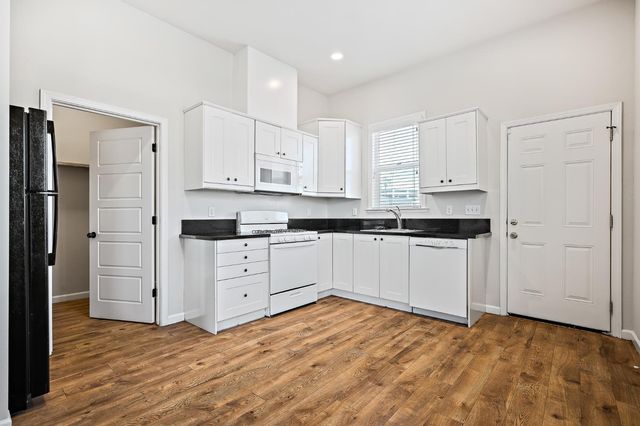 1320 P Street, Fresno, CA 93721