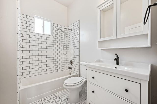1320 P Street, Fresno, CA 93721