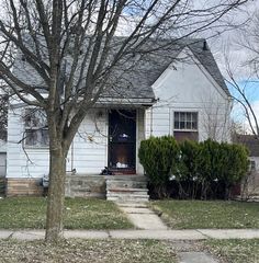8666 Greenview Avenue, Detroit, MI 48228