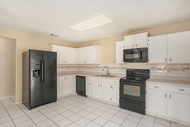 7935 Chestnut Barr, Converse, TX 78109