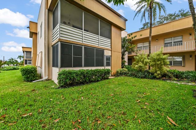 20 Flanders A, Delray Beach, FL 33484