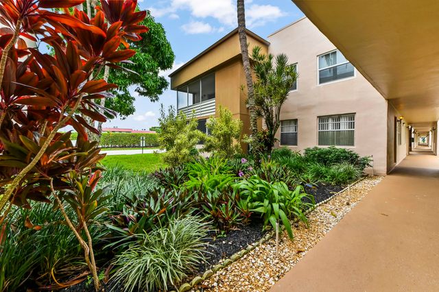 20 Flanders A, Delray Beach, FL 33484
