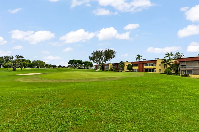 20 Flanders A, Delray Beach, FL 33484