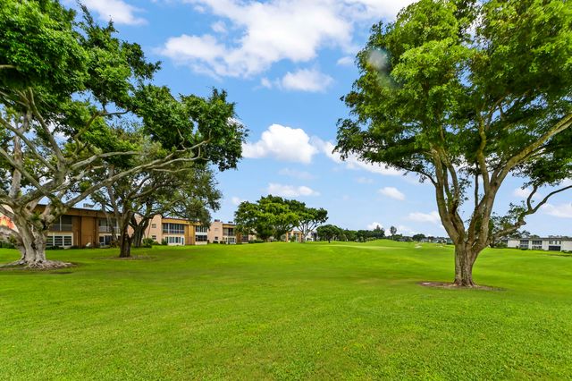 20 Flanders A, Delray Beach, FL 33484
