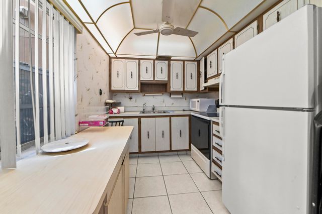 20 Flanders A, Delray Beach, FL 33484