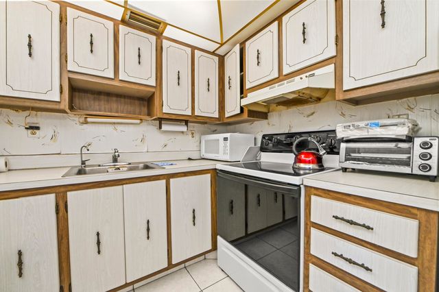20 Flanders A, Delray Beach, FL 33484