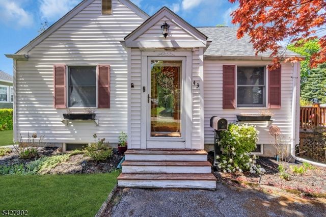 43 Everett Dr, Dover Town, NJ 07801