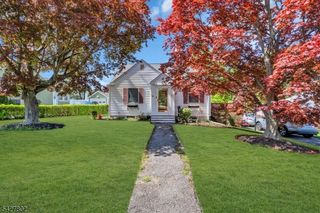 43 Everett Dr, Dover Town, NJ 07801