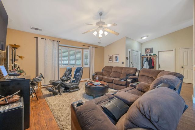 4038 E Sue Avenue, Visalia, CA 93292