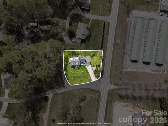 100 Forest Park Drive, Hendersonville, NC 28792