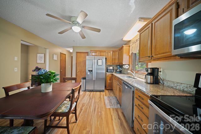 100 Forest Park Drive, Hendersonville, NC 28792