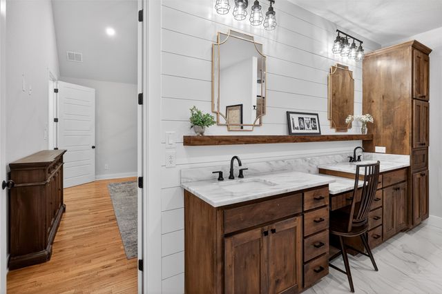 221 Proctor Lane, Decatur, TX 76234