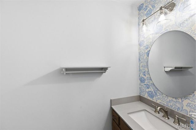 605 King Drive C, St Charles, MO 63303