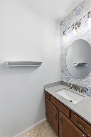 605 King Drive C, St Charles, MO 63303