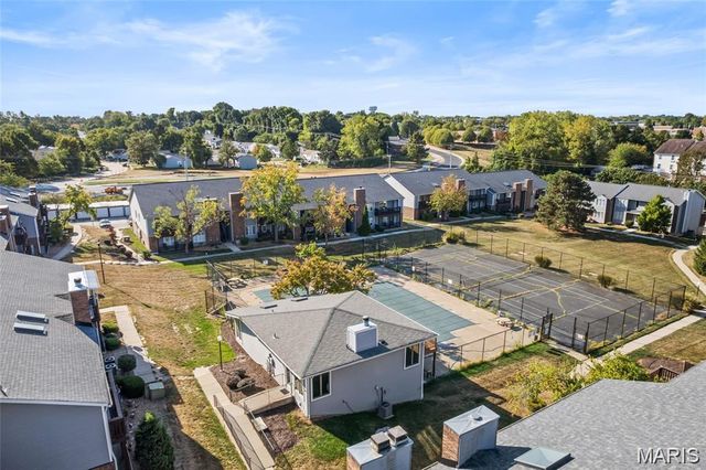 605 King Drive C, St Charles, MO 63303