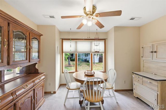 605 King Drive C, St Charles, MO 63303