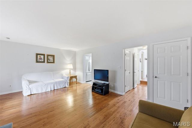 605 King Drive C, St Charles, MO 63303