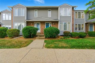 605 King Drive C, St Charles, MO 63303