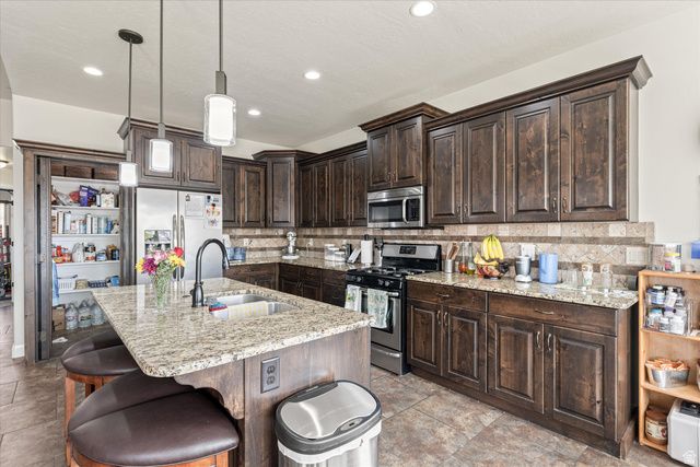 555 N TOREY LN, Hurricane, UT 84737