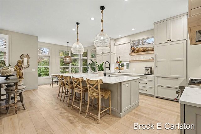 2062 W Glen Court, Norton Shores, MI 49441