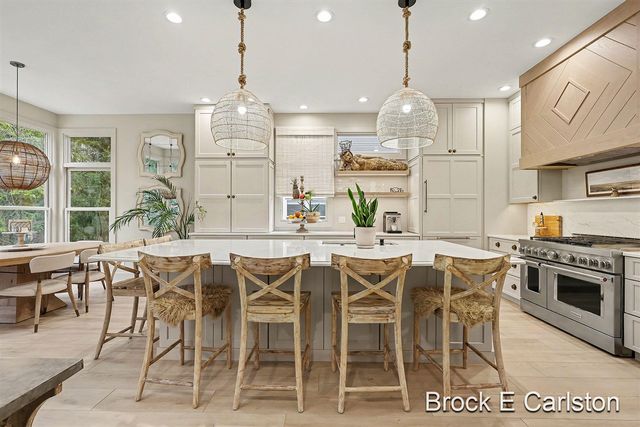 2062 W Glen Court, Norton Shores, MI 49441