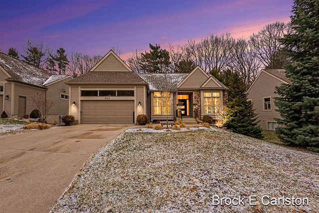 2062 W Glen Court, Norton Shores, MI 49441