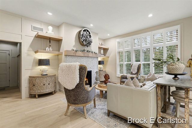 2062 W Glen Court, Norton Shores, MI 49441