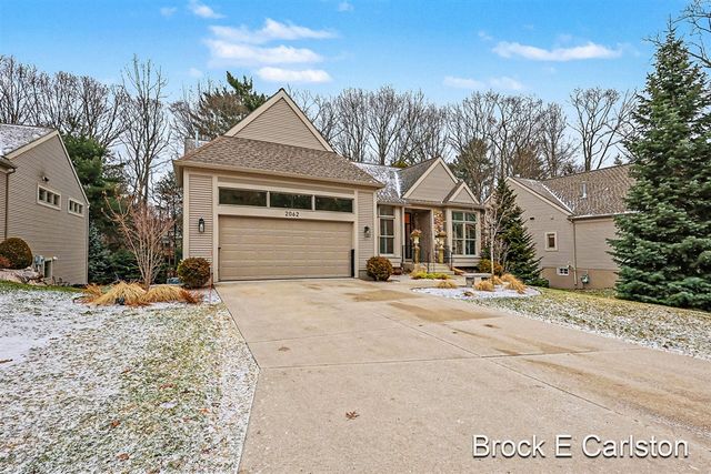 2062 W Glen Court, Norton Shores, MI 49441