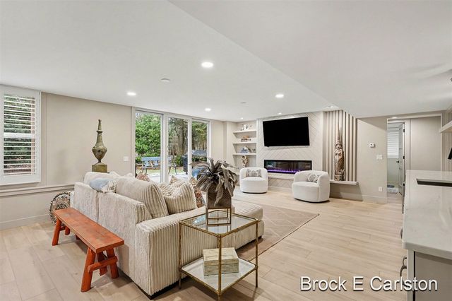 2062 W Glen Court, Norton Shores, MI 49441