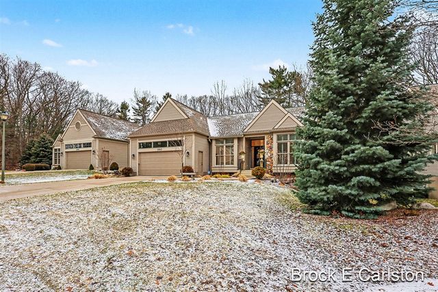 2062 W Glen Court, Norton Shores, MI 49441