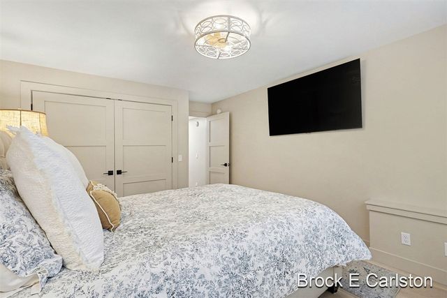 2062 W Glen Court, Norton Shores, MI 49441