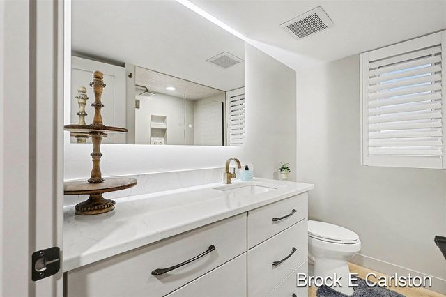 2062 W Glen Court, Norton Shores, MI 49441