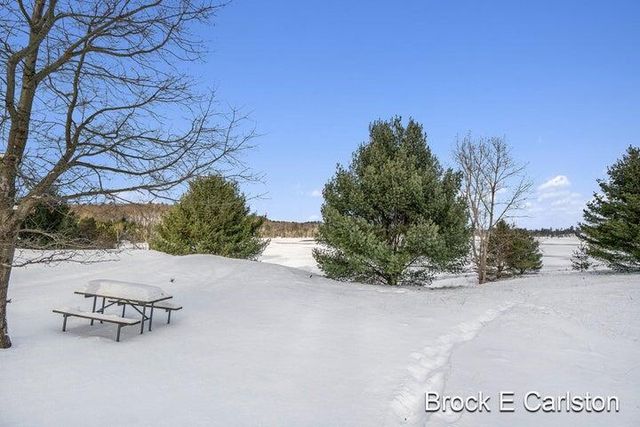 2062 W Glen Court, Norton Shores, MI 49441