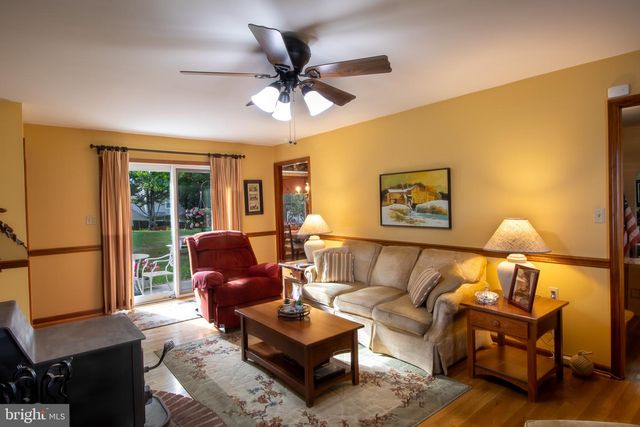 2912 RIDGE RD S, Martinsburg, WV 25403