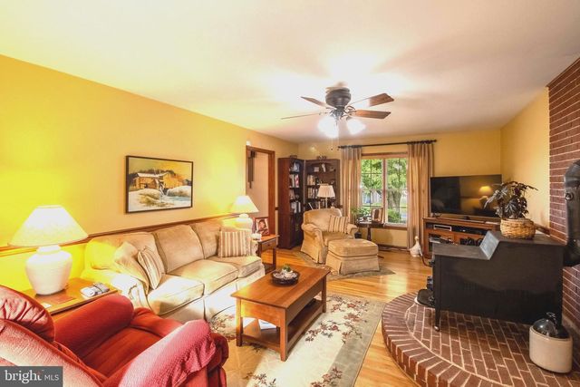 2912 RIDGE RD S, Martinsburg, WV 25403