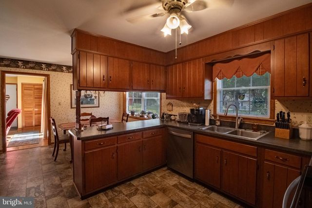 2912 RIDGE RD S, Martinsburg, WV 25403