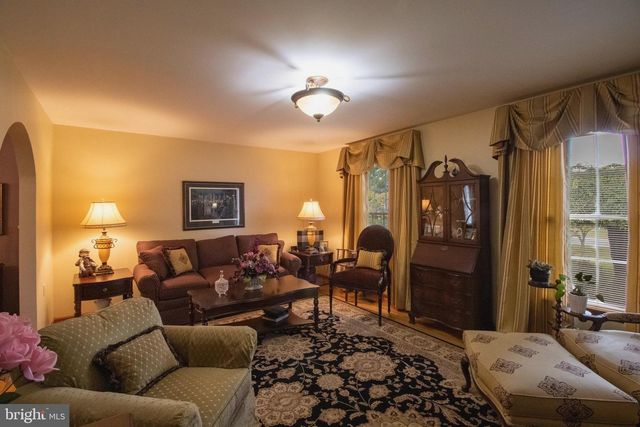 2912 RIDGE RD S, Martinsburg, WV 25403