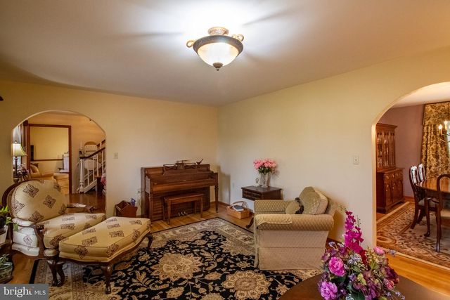2912 RIDGE RD S, Martinsburg, WV 25403