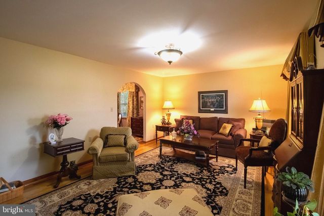 2912 RIDGE RD S, Martinsburg, WV 25403