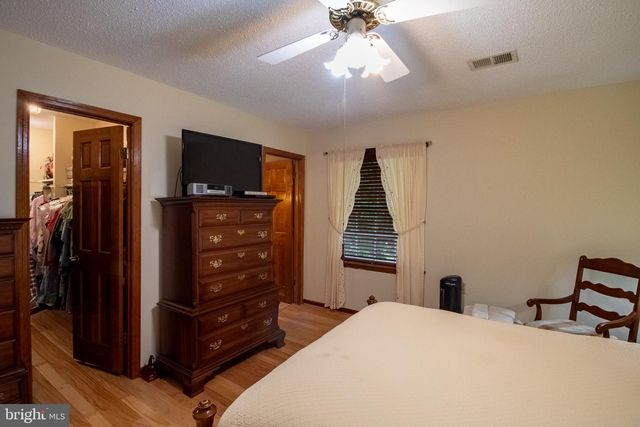 2912 RIDGE RD S, Martinsburg, WV 25403