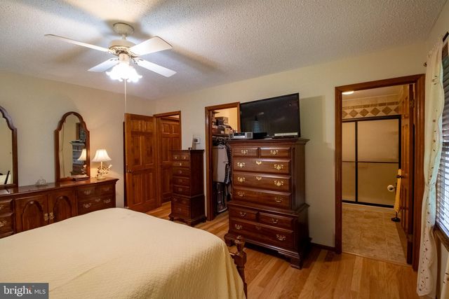 2912 RIDGE RD S, Martinsburg, WV 25403