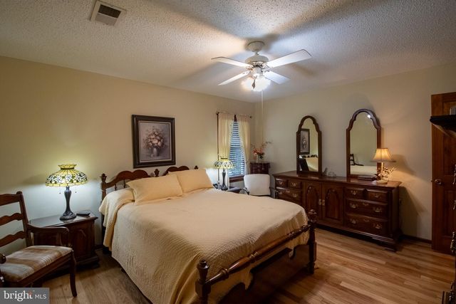2912 RIDGE RD S, Martinsburg, WV 25403