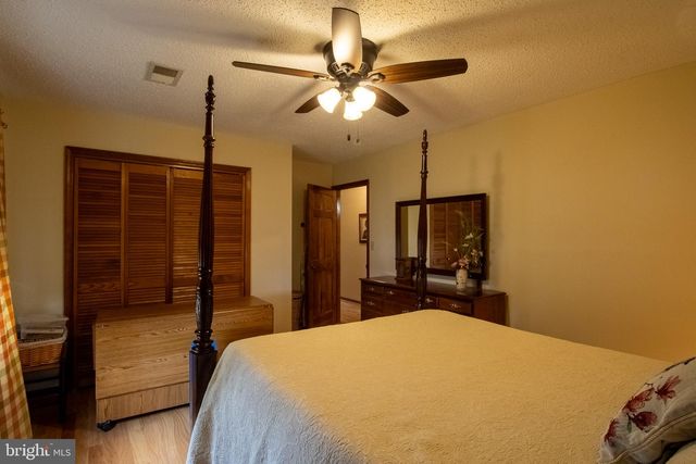 2912 RIDGE RD S, Martinsburg, WV 25403