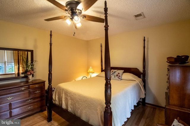 2912 RIDGE RD S, Martinsburg, WV 25403