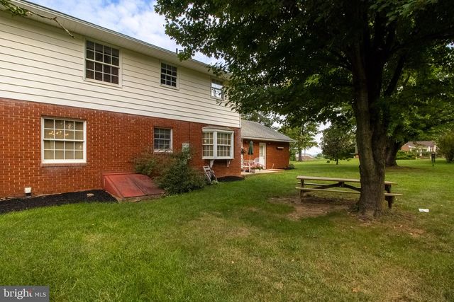 2912 RIDGE RD S, Martinsburg, WV 25403