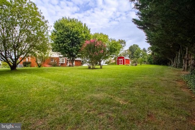 2912 RIDGE RD S, Martinsburg, WV 25403