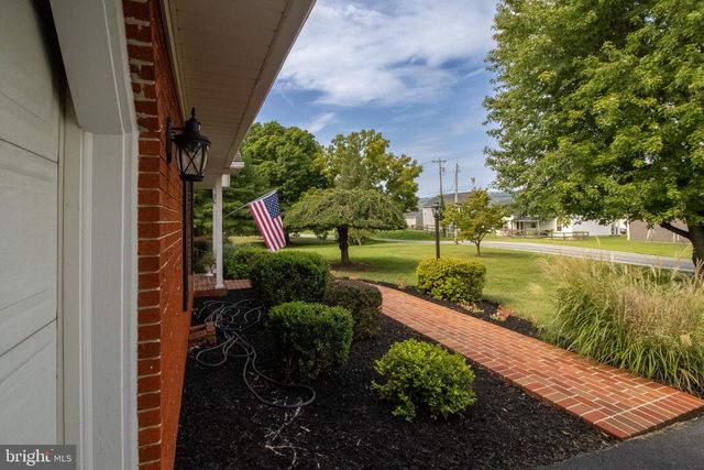 2912 RIDGE RD S, Martinsburg, WV 25403