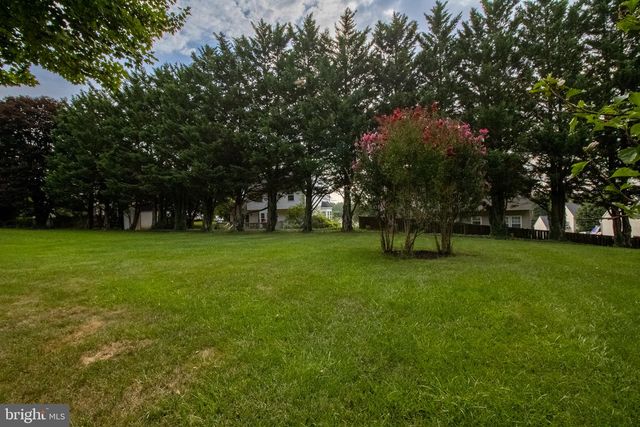 2912 RIDGE RD S, Martinsburg, WV 25403