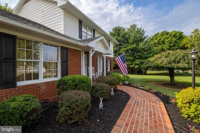 2912 RIDGE RD S, Martinsburg, WV 25403