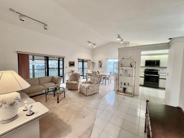 10711 Ocean Palm Way 202, Boynton Beach, FL 33437